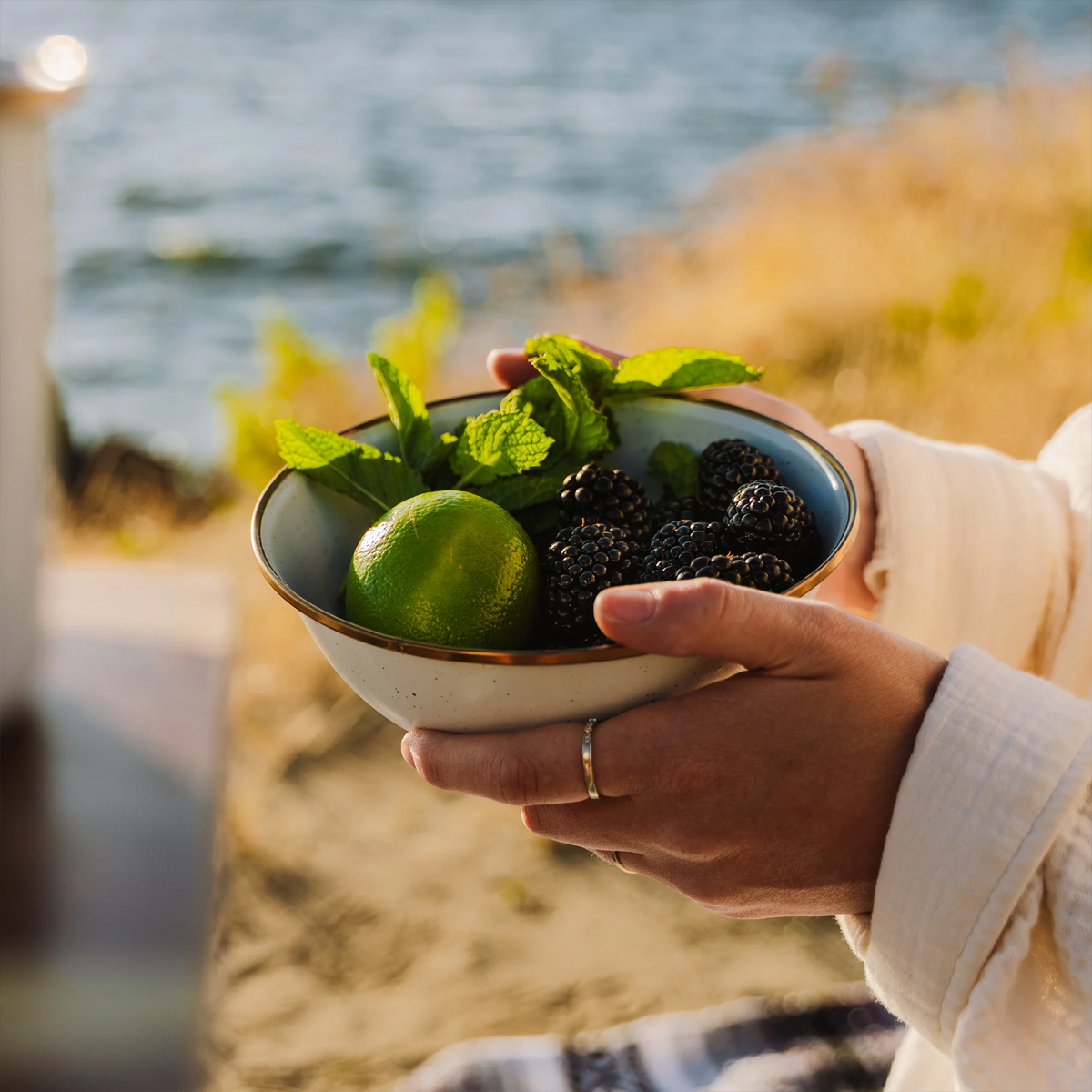 Barebones-miska-biela-4web